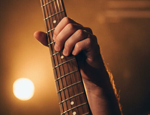The Stevie Shuffle: An In-Depth Analysis of Stevie Ray Vaughan’s Iconic Guitar Rhythm